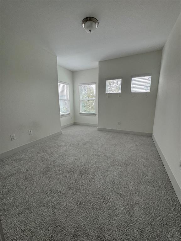 Building Photo - 7301 Oberon St