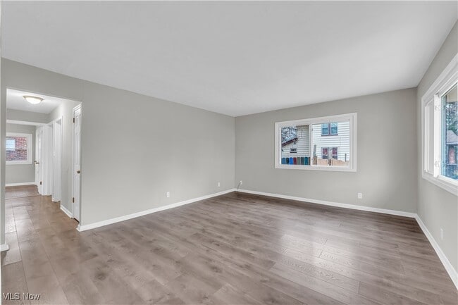 Building Photo - 1092 Peerless Ave