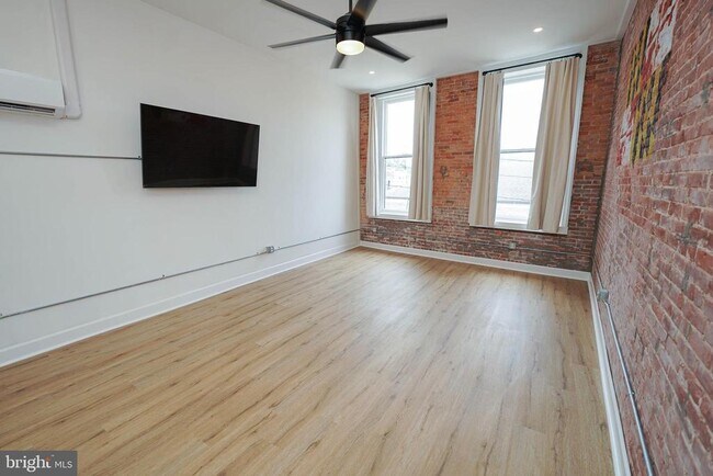 Building Photo - 109 Pearl St
