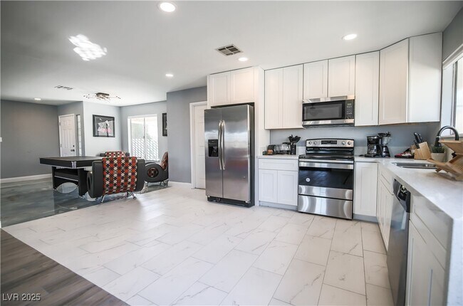 Building Photo - 5086 Cartaro Dr