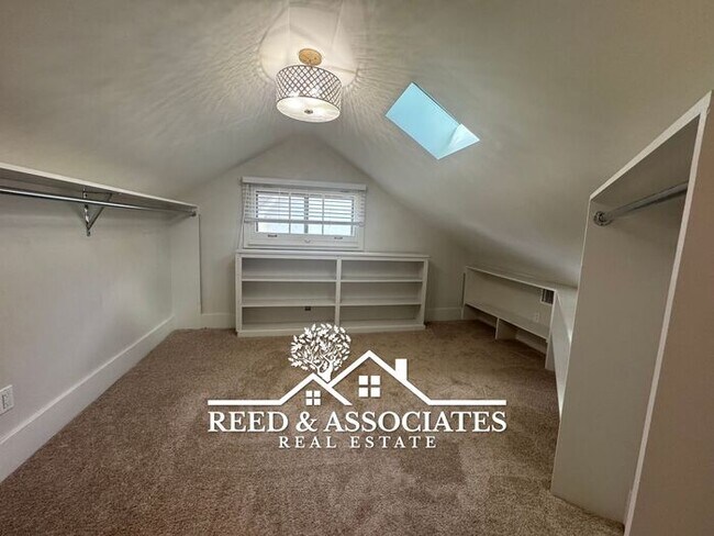 Building Photo - Spacious: 3 Bedroom in Colonial - Yorkshire!