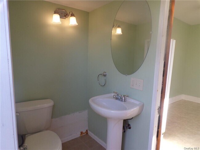 Building Photo - 38 Algernon St