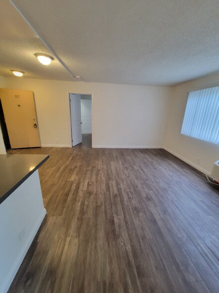 Building Photo - 4124 N Eagle Rock Blvd