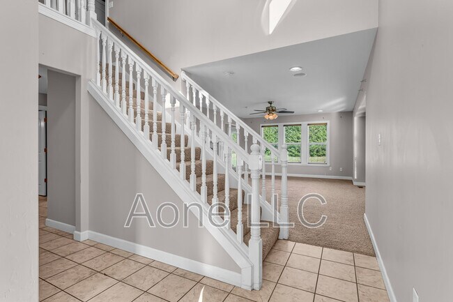 Building Photo - 4428 SE Oak Bend Dr
