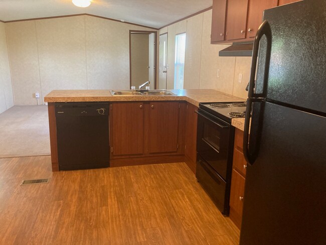 Building Photo - 104 Carlton Ln