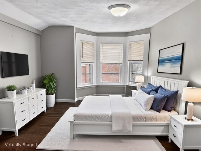 Building Photo - 163 Saratoga St