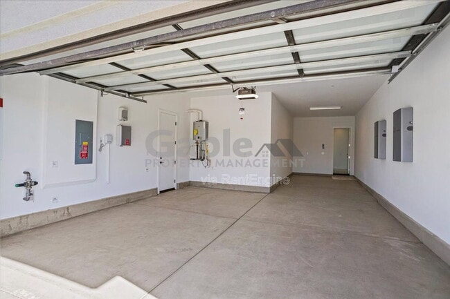 Building Photo - 30000 N Camino los Robles
