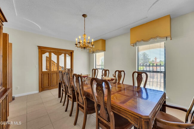 Building Photo - 2153 Trawood Dr