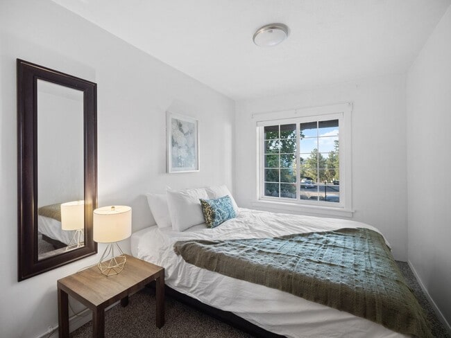 Building Photo - Cozy 2-Bed/1-Bath in Historic Browne’s Addition (Furnished)