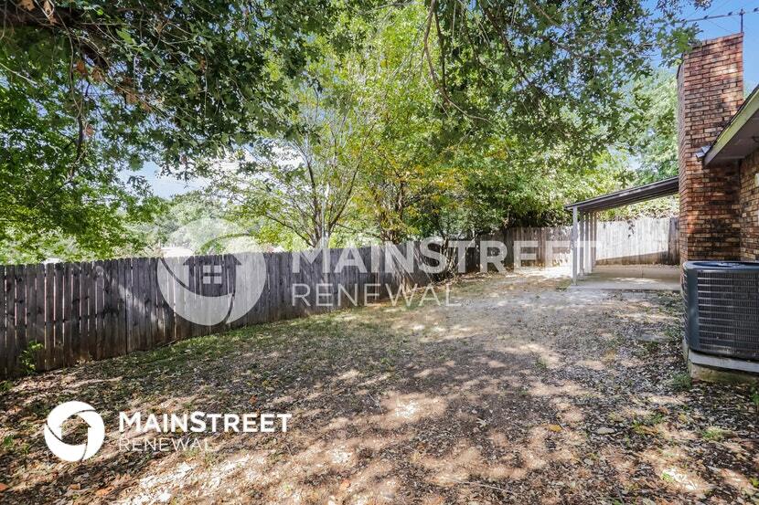 Building Photo - 6515 Forestview Dr