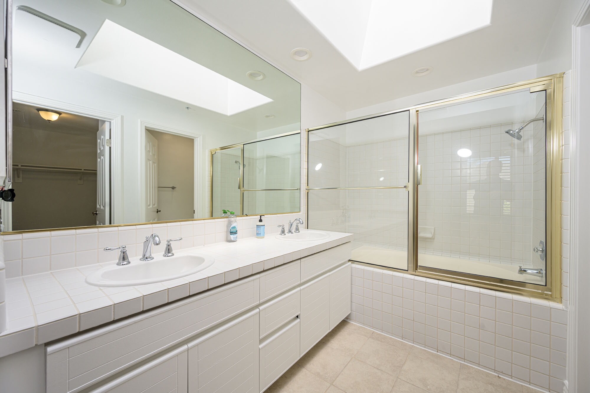 Building Photo - 2243 Martin