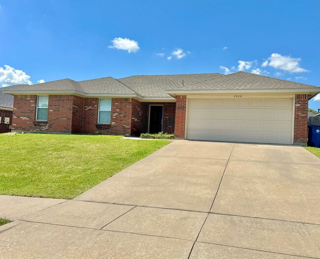 Building Photo - Beautiful Home in Great Neighborhood
