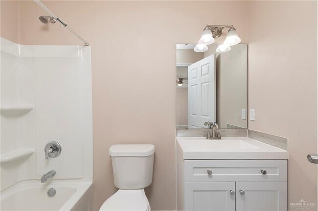 Building Photo - 39 Pecan Ave