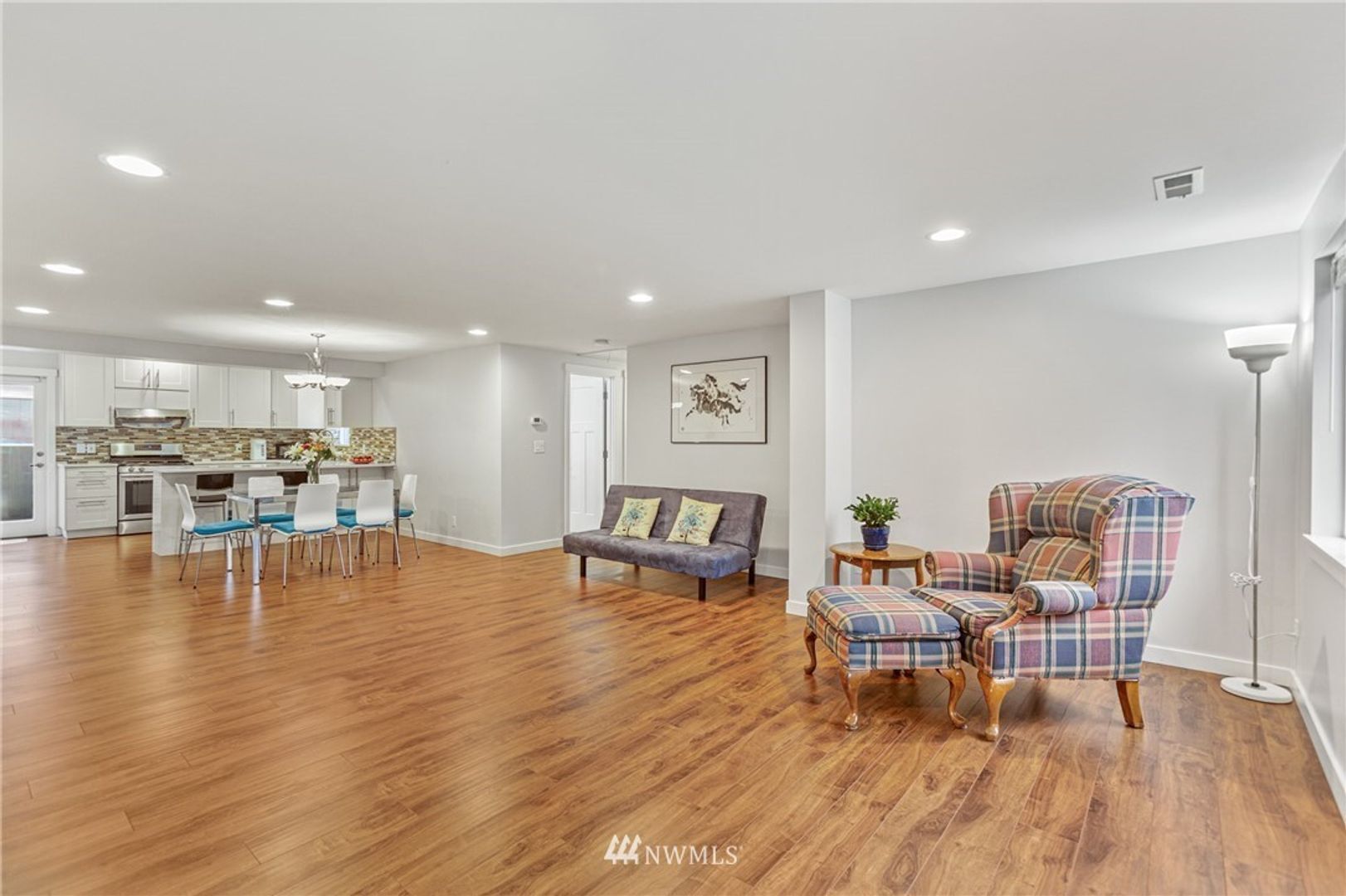 Building Photo - 4 Bed 2 Bath Home in Mountlake Terrace!