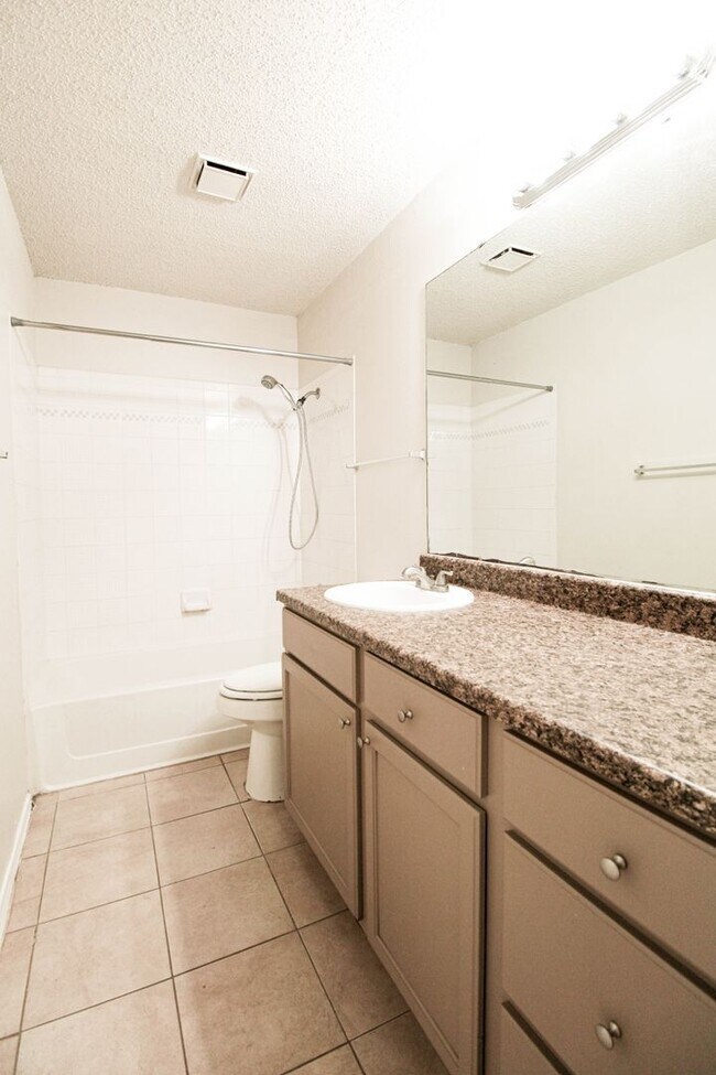 Building Photo - 3223 Tree Grove Dr