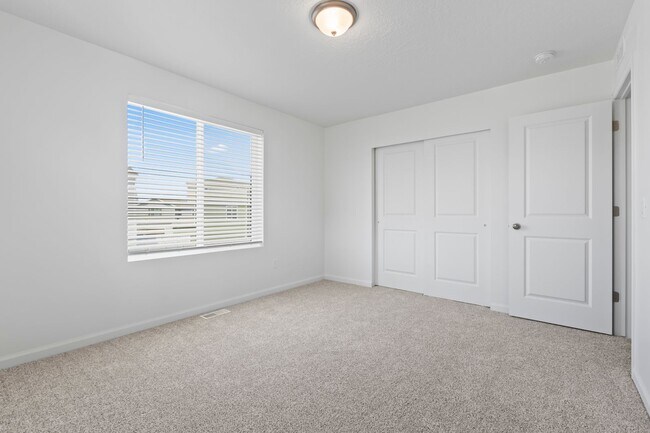 Building Photo - NEW Saratoga Springs Home