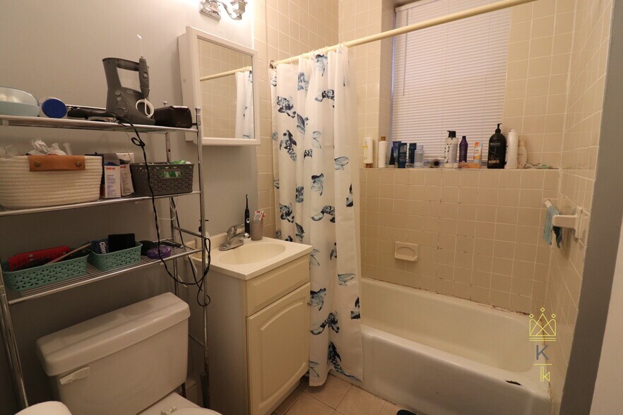 Building Photo - 136 Pleasant St