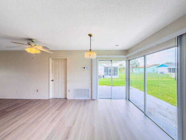 Building Photo - Available for immediate occupancy!