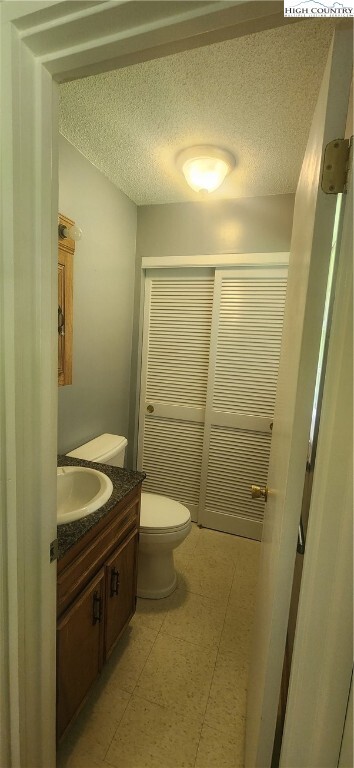 Building Photo - 112 Knoll Dr