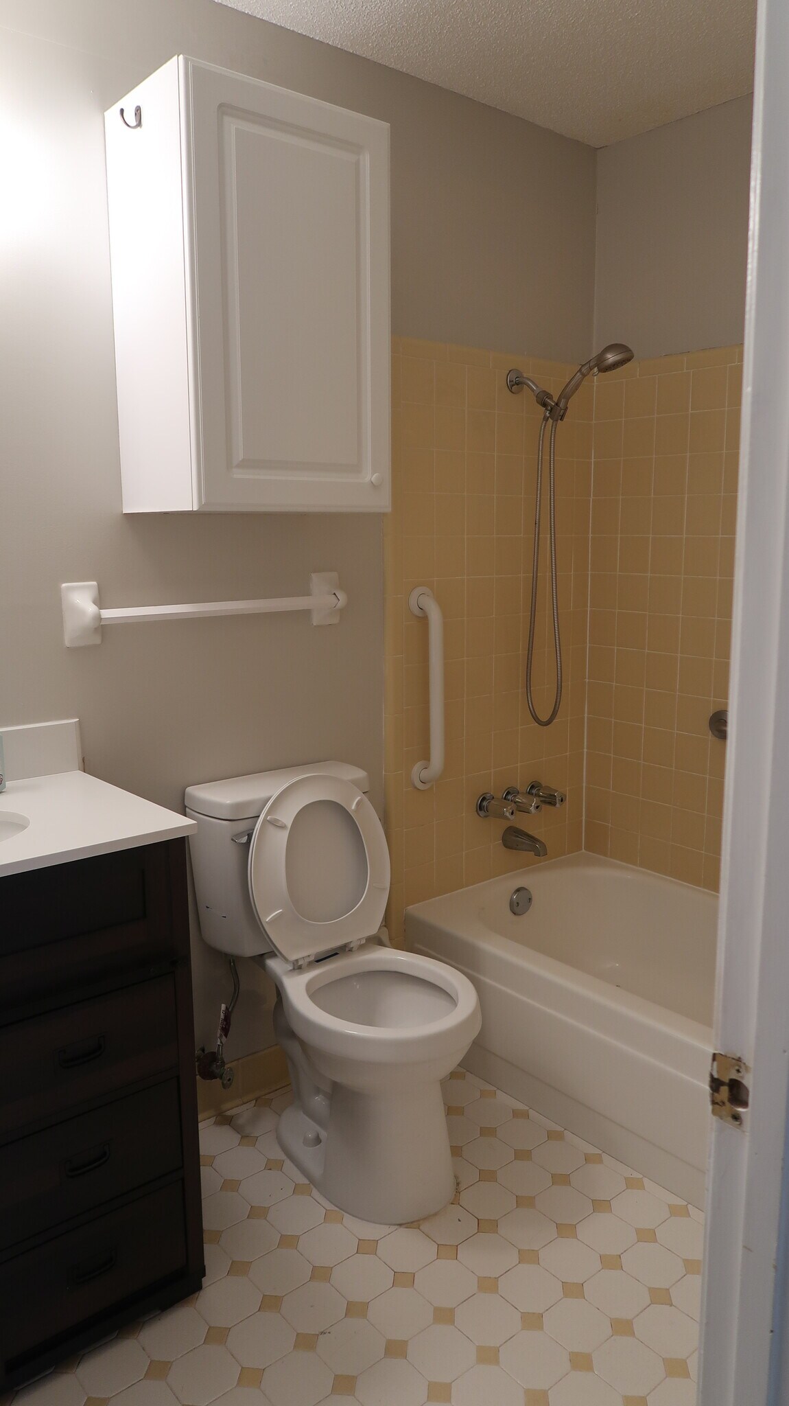 Building Photo - 8130 Kimberlin Dr S