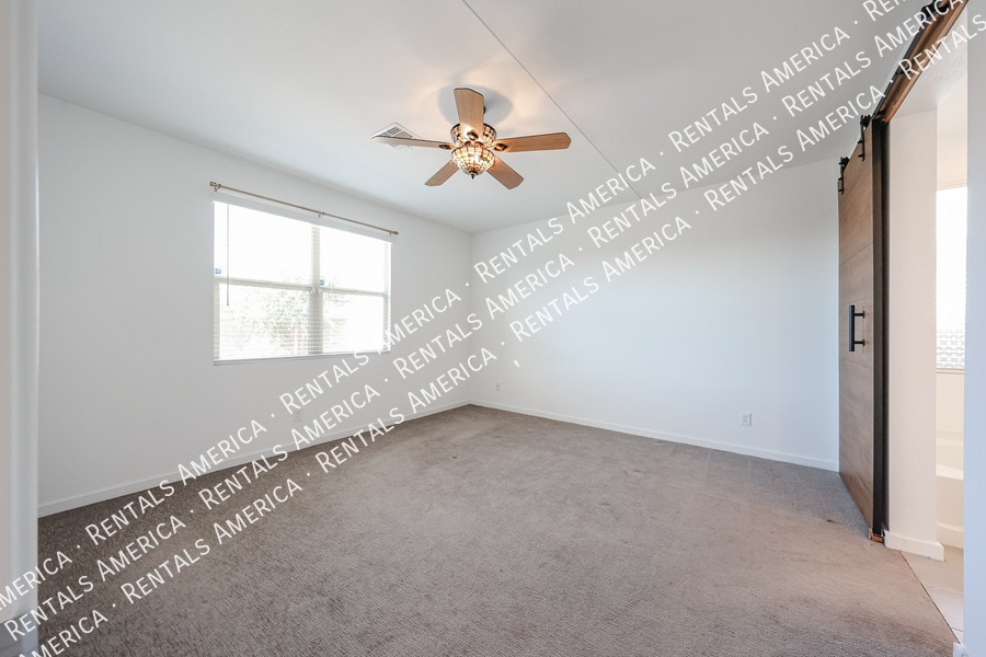 Building Photo - 40622 W Williams Way