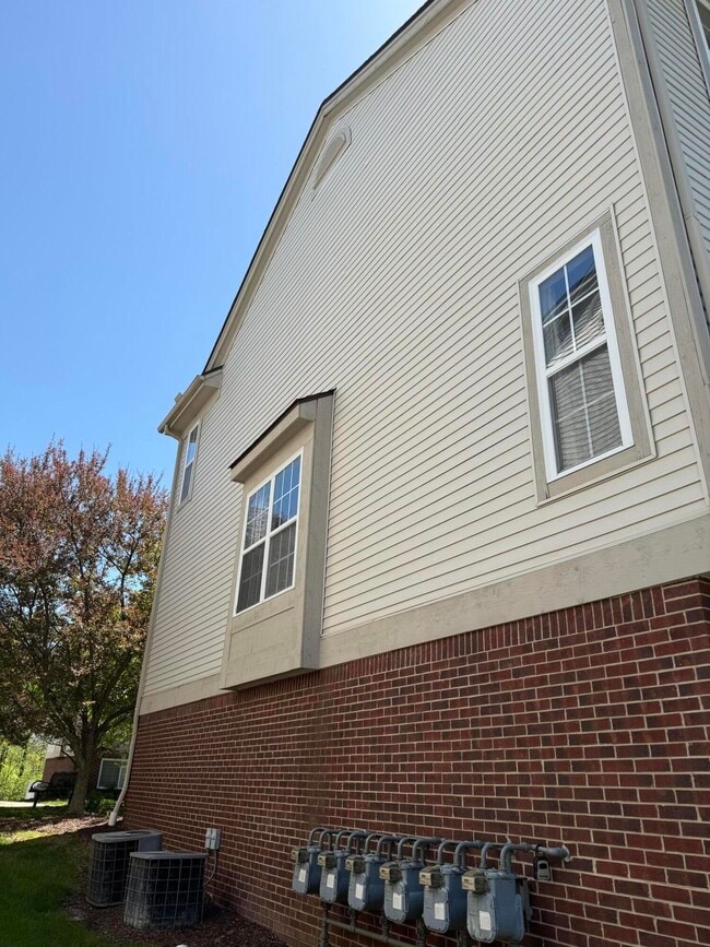 Building Photo - 3083 Promenade Cir