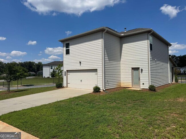 Building Photo - 312 Grey Falcon Ave