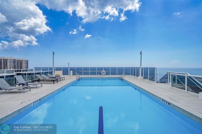 Building Photo - 2841 N Ocean Blvd