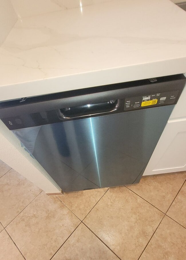 Building Photo - Convienently Located In Mira Masa