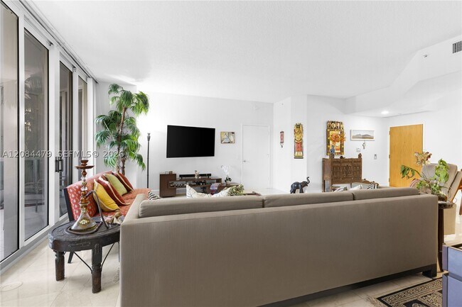 Building Photo - 21055 Yacht Club Dr