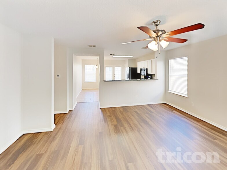 Building Photo - 4604 Palm Ridge Dr