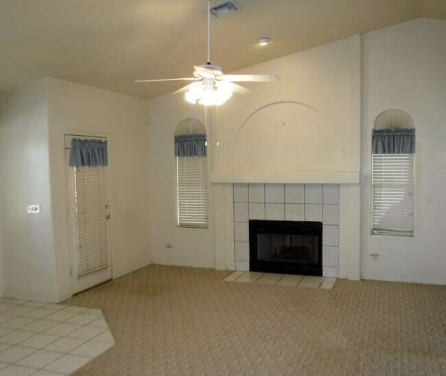 Building Photo - Beautiful 3bdrm-2ba in Mesa