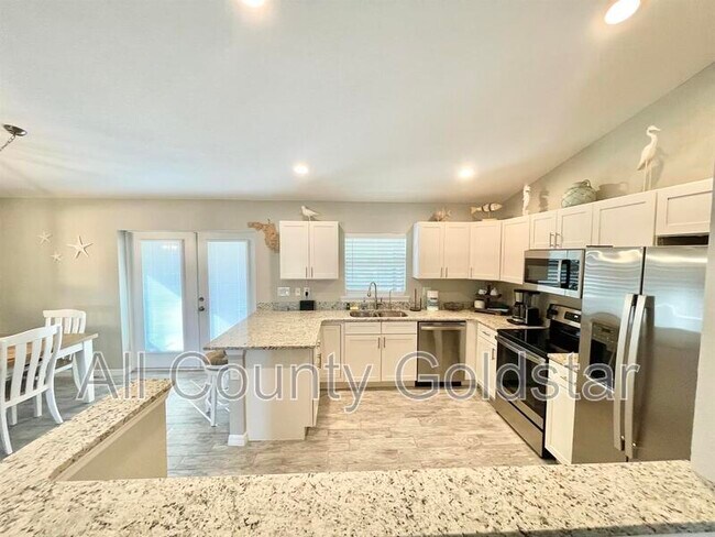 Building Photo - 6253 Magee St