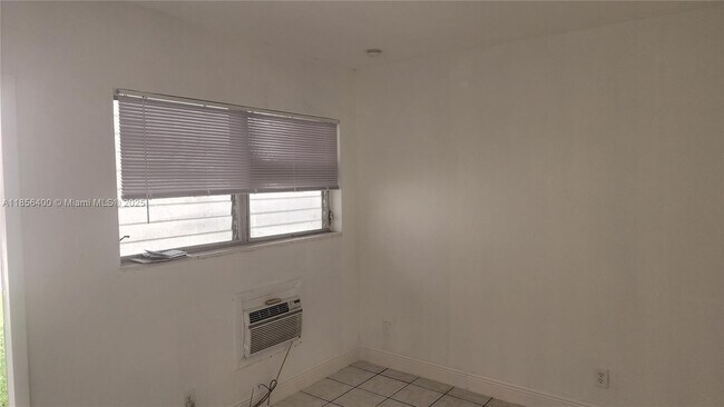 Building Photo - 280 SW 11th Ave