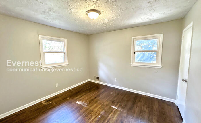 Building Photo - 1225 Linwood St