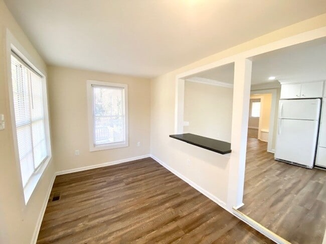 Building Photo - 2 Bedroom Home w/ a huge deck and yard