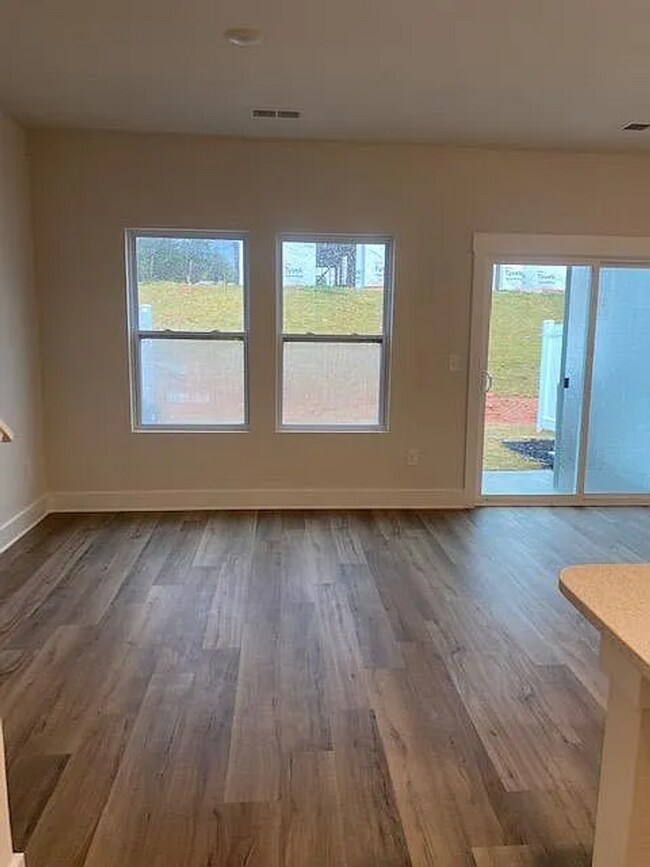 Building Photo - Thread Way