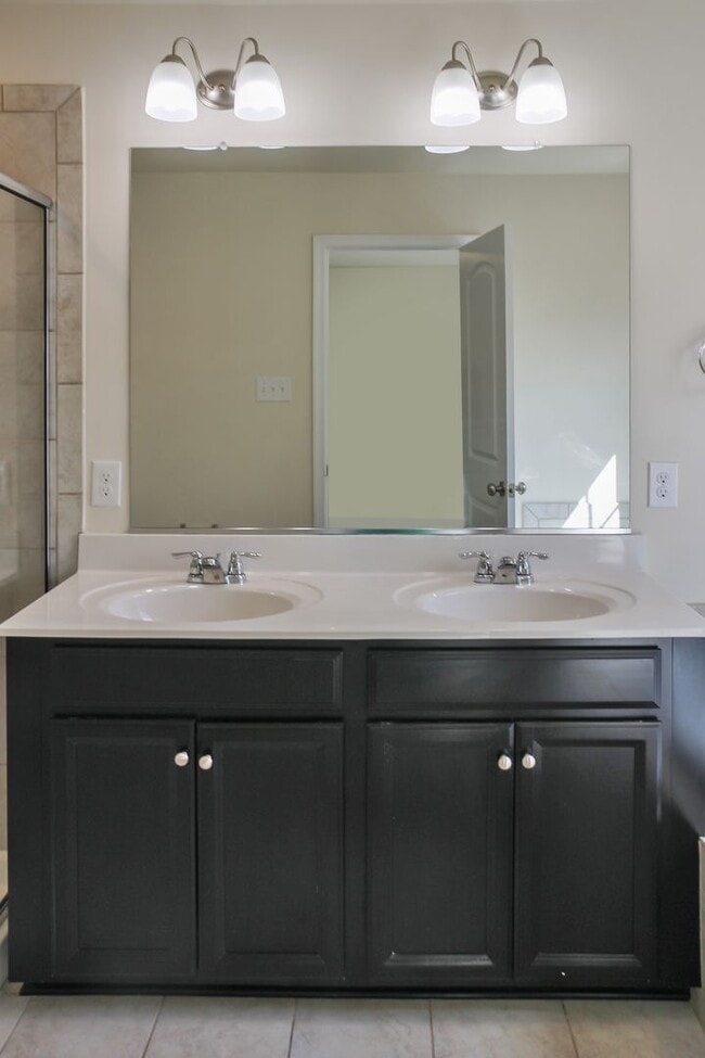 Building Photo - 15200 Lady Lauren Ln