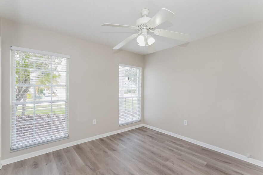 Building Photo - 926 Summer Breeze Dr