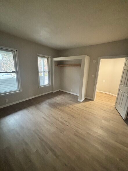 Building Photo - 1813 Willowdale Ave