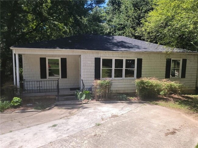 Primary Photo - 1040 Shepherds Ln NE