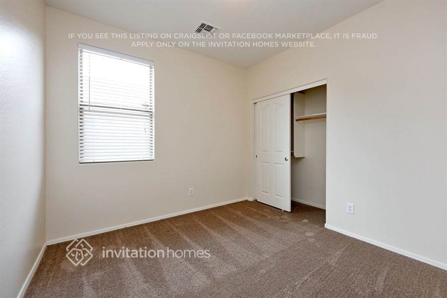 Building Photo - 7330 W Sophie Ln