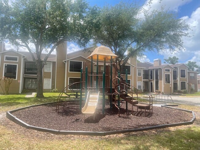 Building Photo - First Floor 1 Bedroom Condo In Orlando Area!