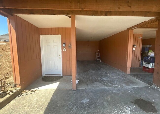 Building Photo - 2161 Eastview Pl