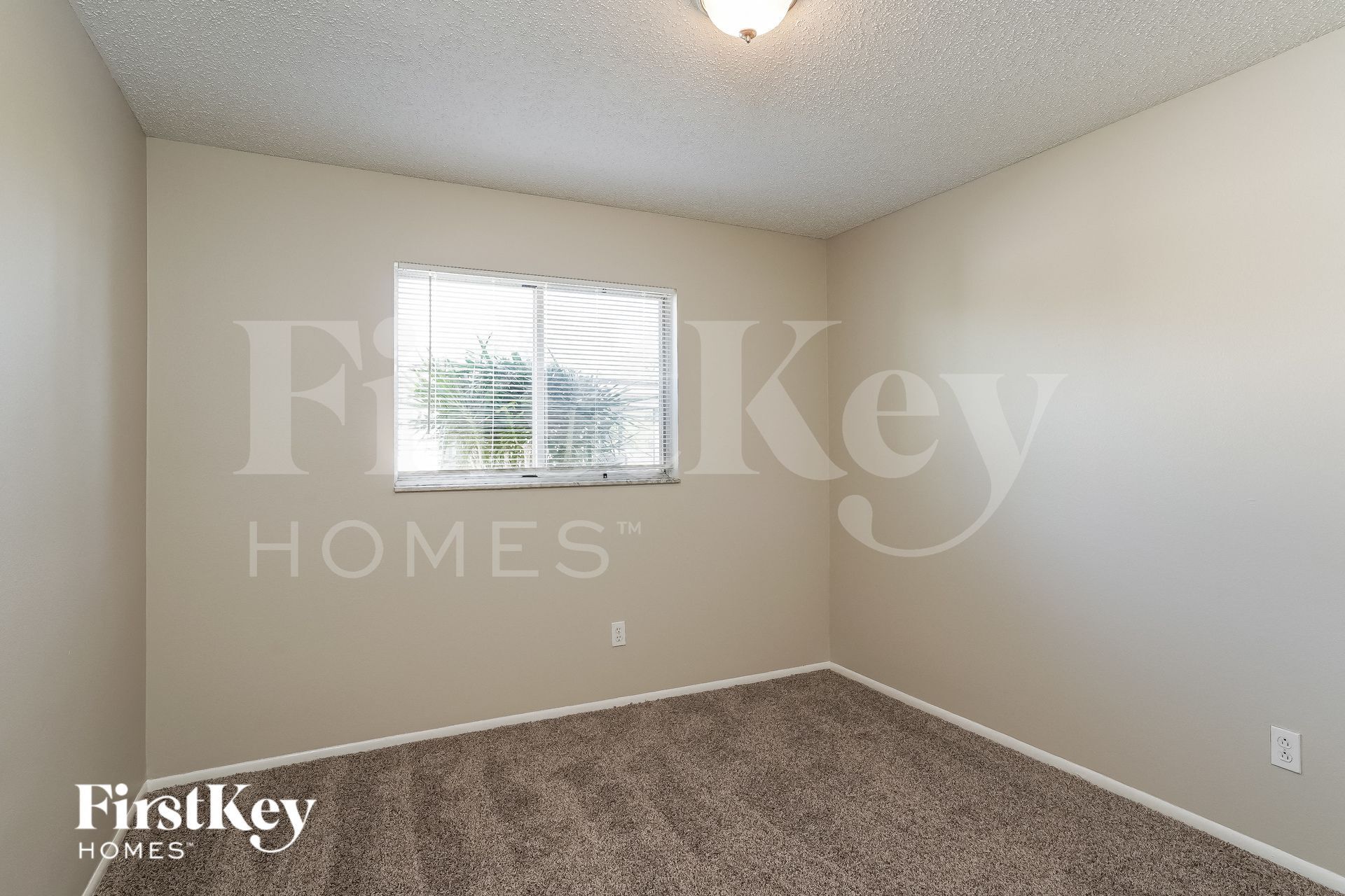 Building Photo - 3413 SE 11th Ave