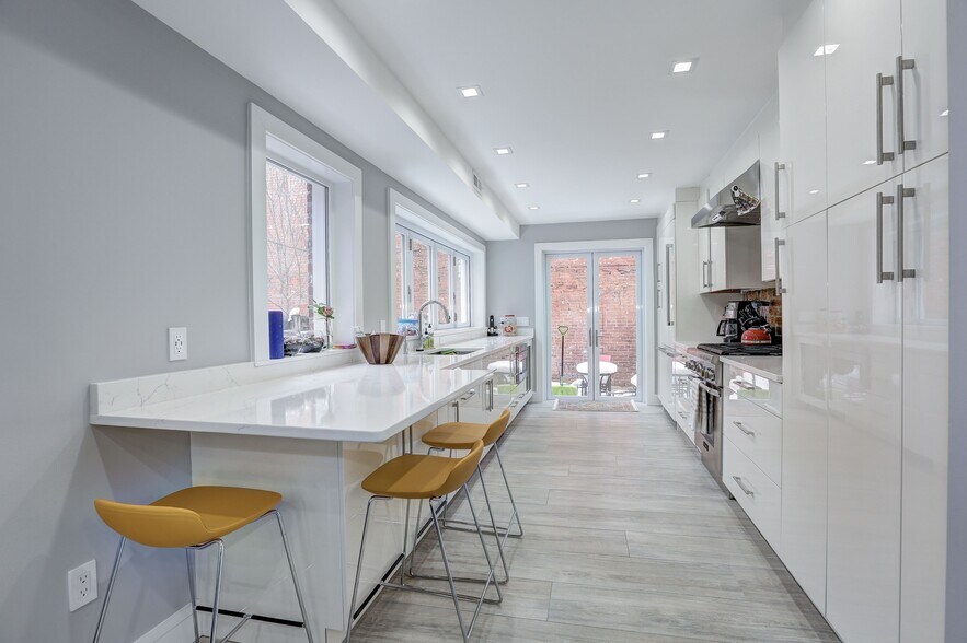 Building Photo - 1745 11th St NW