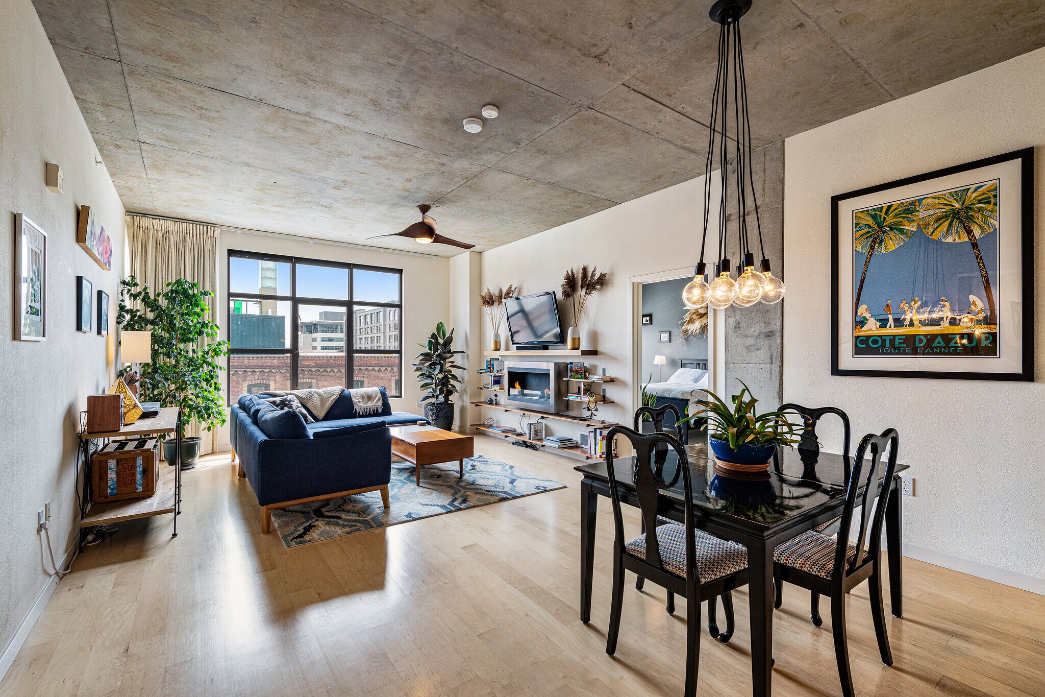 Building Photo - 288 3rd St