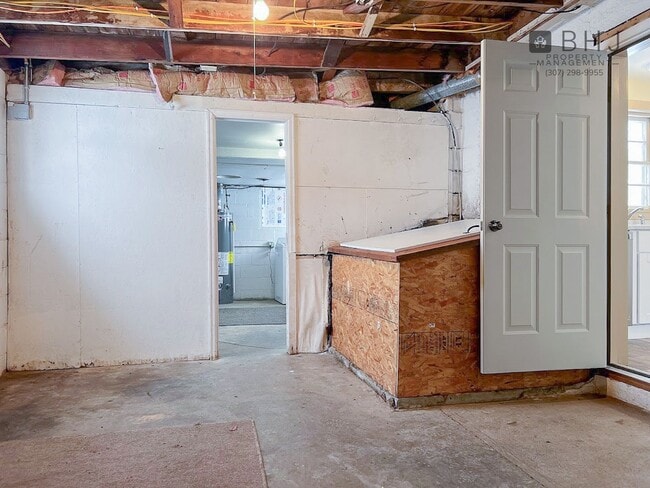 Building Photo - 6 month lease! 3 bed/ 1 bath Single Family Home on Coffeen!