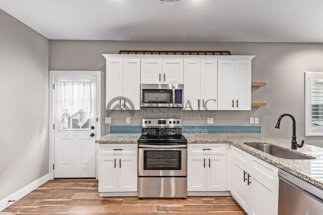 Building Photo - 5009 S 11th Pl