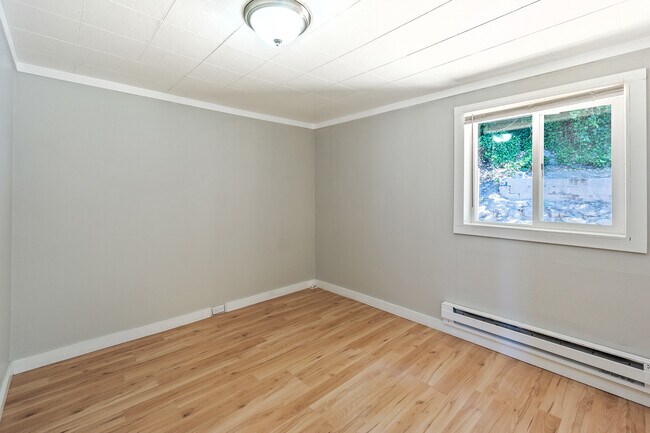 Building Photo - 1310 Alki Ave SW